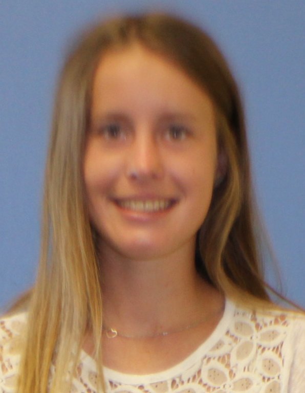 Maggie Viewegh headshot