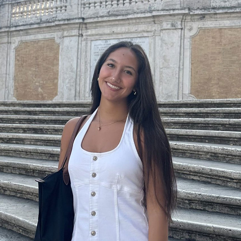 Emma Chavira '25 headshot
